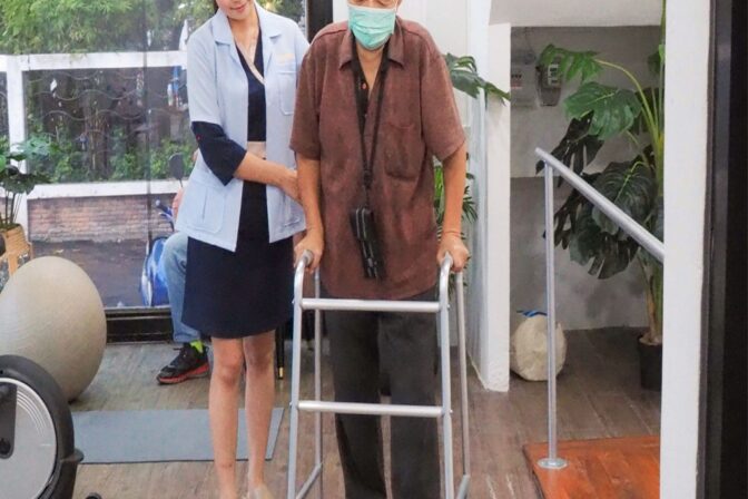 ศูนย์ดูแลผู้สูงอายุลาดพร้าว