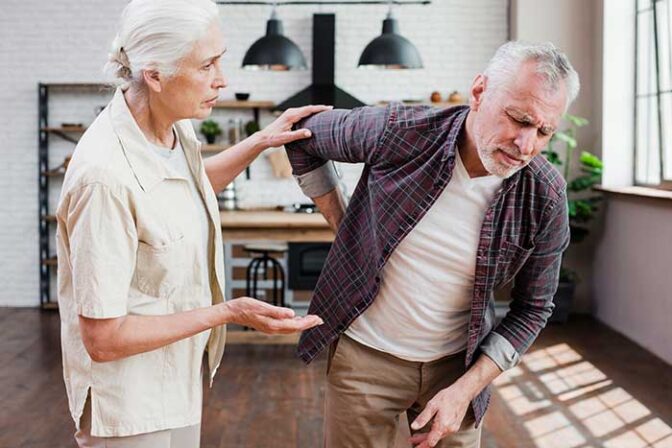 ผู้สูงอายุกับอาการปวดหลัง